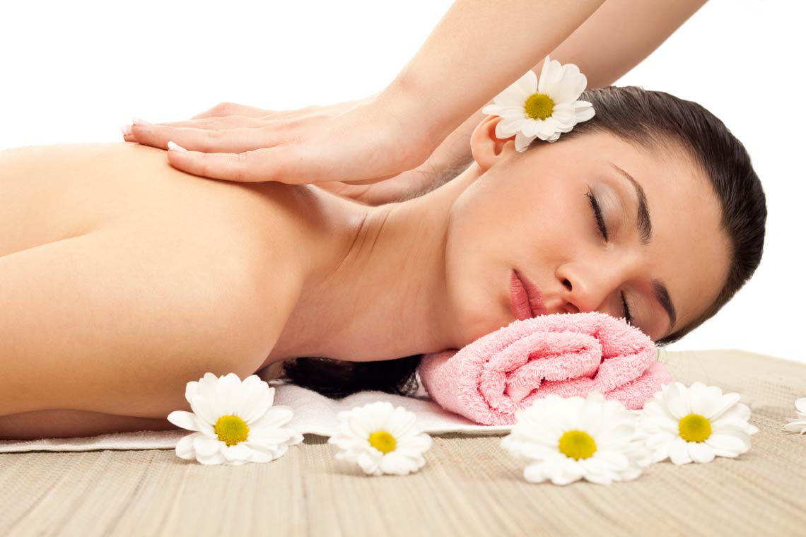 Hot stone therapy melts away tension-Daily Health Massage